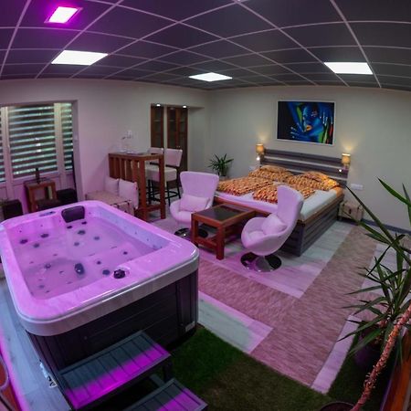 E 14 Aparthotel Berekfürdő Kültér fotó