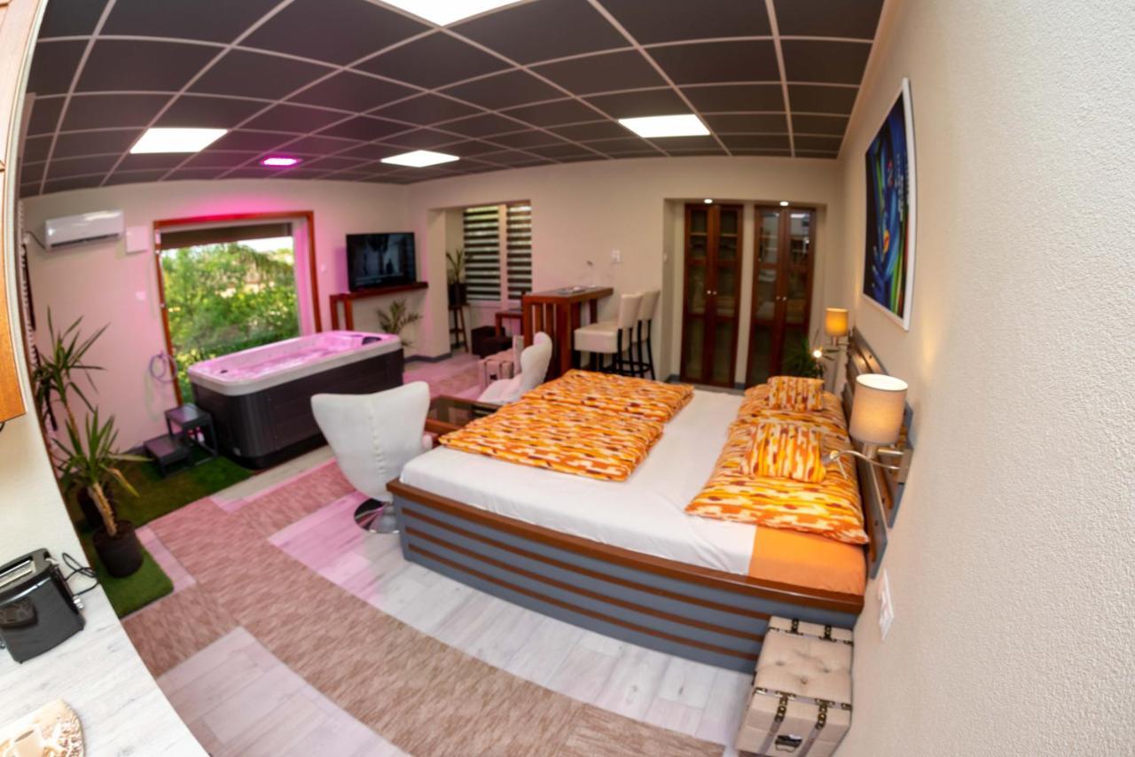 E 14 Aparthotel Berekfürdő Kültér fotó