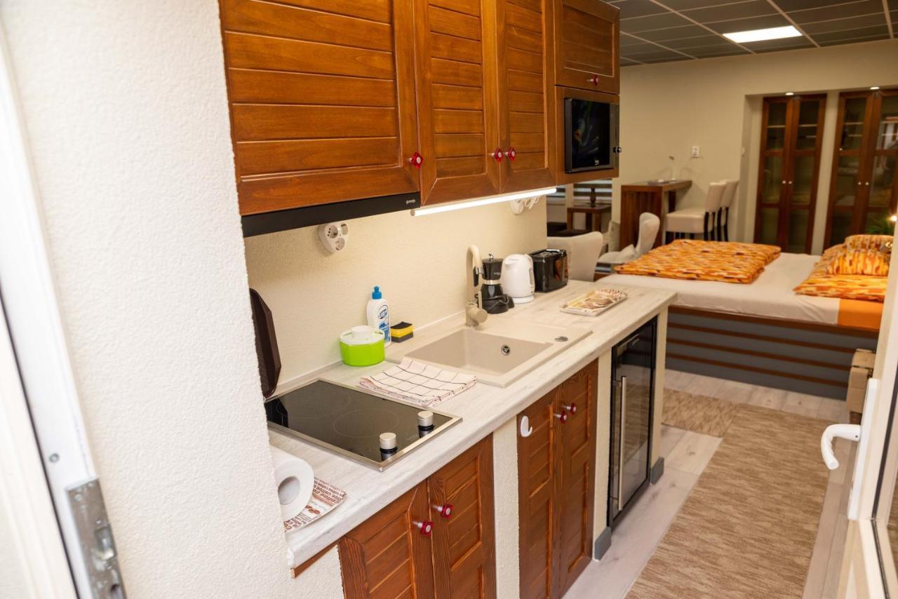 E 14 Aparthotel Berekfürdő Kültér fotó
