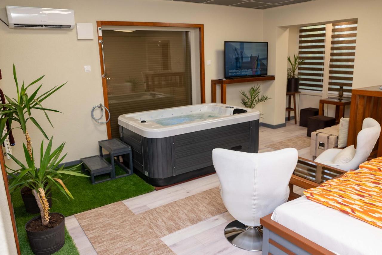 E 14 Aparthotel Berekfürdő Kültér fotó